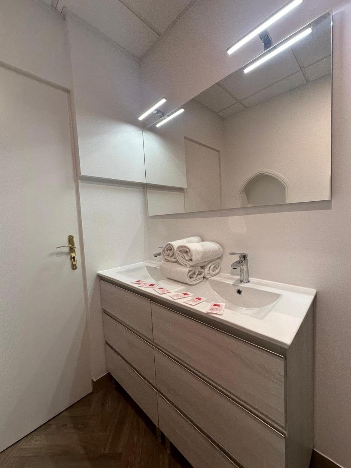 Appartement Du Cloitre 1Er Narbonne Eksteriør billede